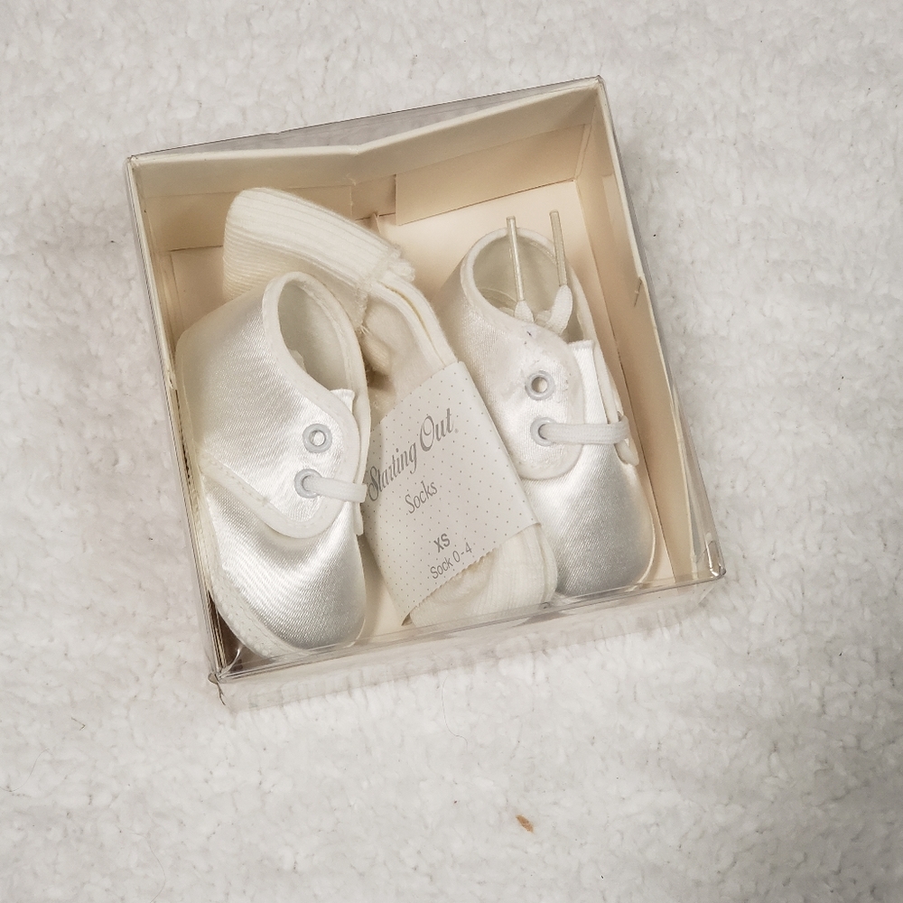 White baby shoes